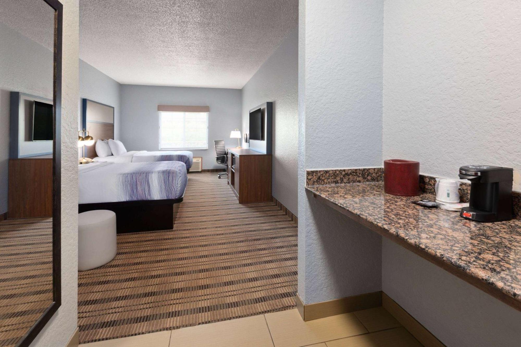 Hotel Pioneer & 3*