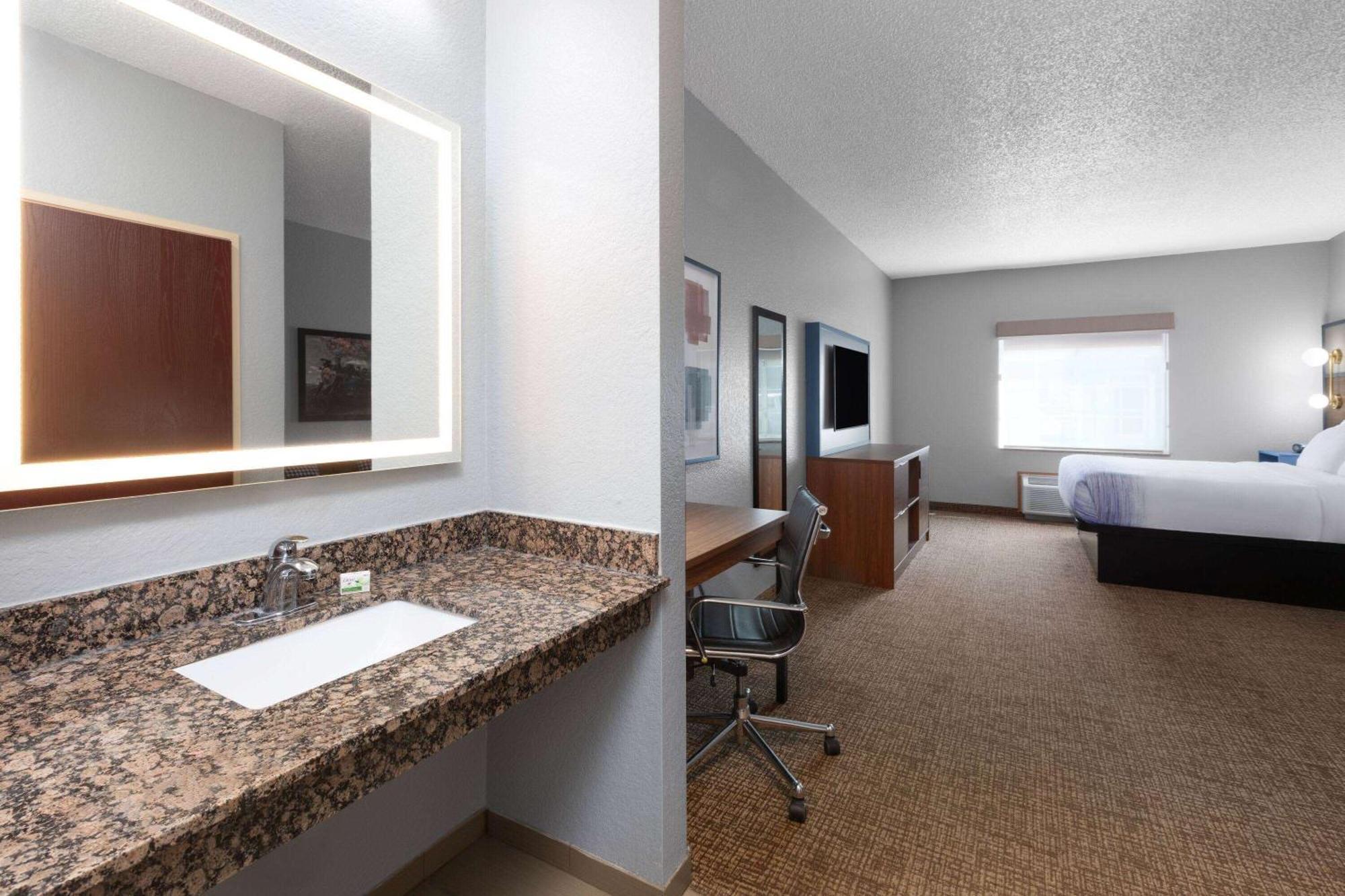 Hotel Pioneer & Grinnell