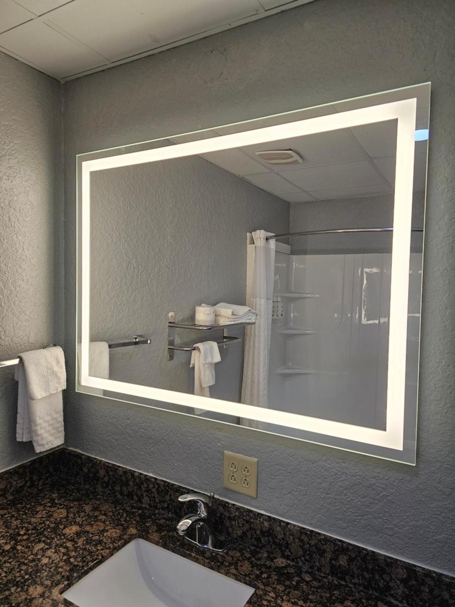 Hotel Pioneer &